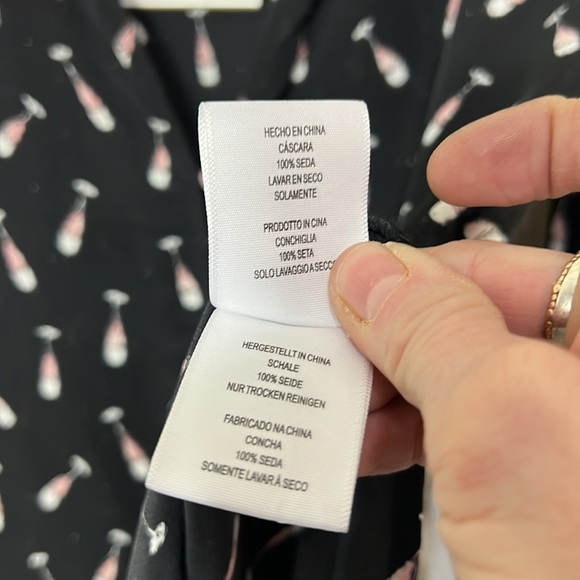 Joie NWT Pink Champagne Print Silk Blouse Size Small - Picture 11 of 13